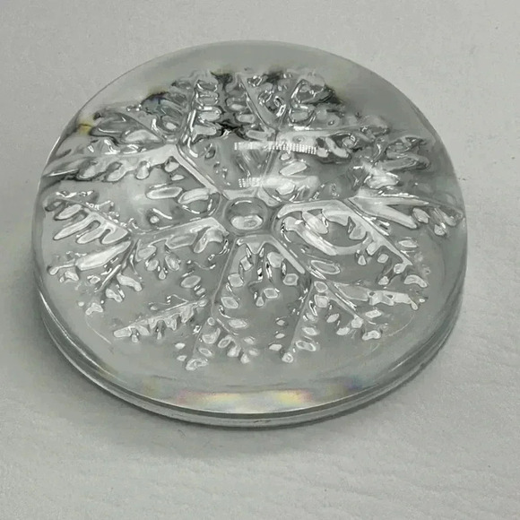 Vintage Avon Snowflake Paperweight - Picture 8 of 11
